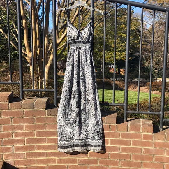 She's Cool Dresses & Skirts - She’s Cool Chiffon maxi Black and white Dress